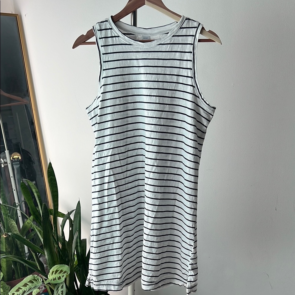 Old Navy Blue and White Striped Tank Top Relaxed Fit M